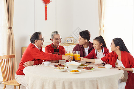 春节一家人聚餐背景图片