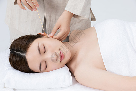 字体设计高清图片采耳字体设计高清图片女性享受采耳检查服务高清图片