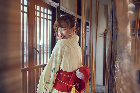 日系和服美女背影图片