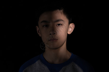 儿童虐待照片-儿童虐待背景-儿童虐待摄影图片下载-摄图网