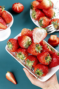 新鲜草莓果肉展示图片