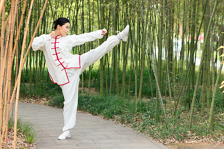 中国风男性武打动作照片  |穿着练功武术服的女性照片  |穿着力功