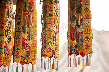 藏族佛教五彩筒图片