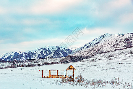 新疆禾木村冬季雪景美景图片