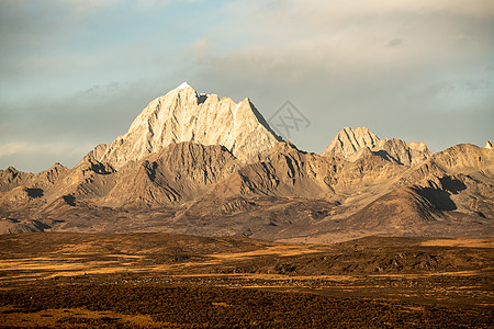 蜀山之王山脉雪山日照金山地理摄影图片背景