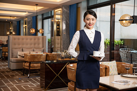 端着饺子的女人端着咖啡的西餐厅服务员形象展示背景