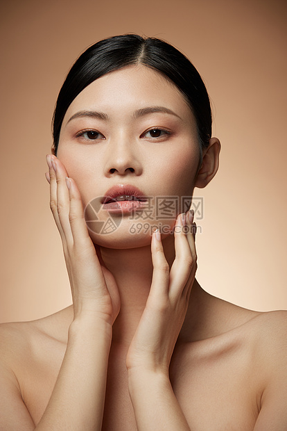 创意时尚美妆面部展示女性护肤图片