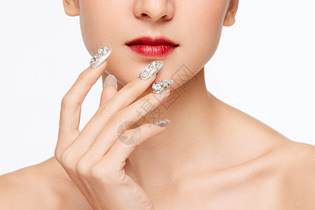 女性美妆美容钻石美甲特写图片