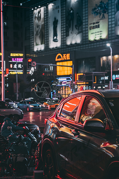 南昌城市道路夜景图片