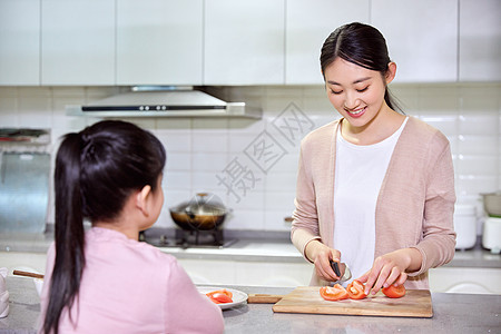 母女居家下厨切菜居家做饭图片