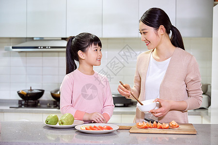 母女居家下厨切菜居家做饭图片