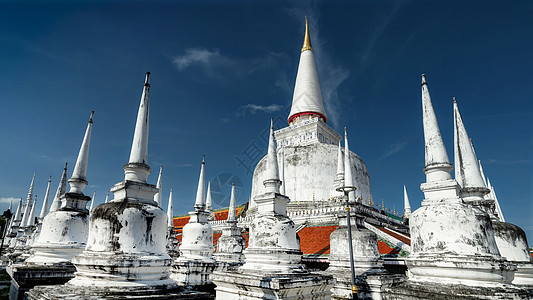 泰国南部洛坤府佛教白塔群图片