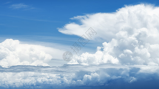 湛蓝的天空云层云彩图片