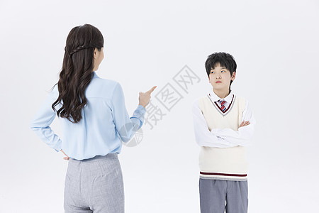 巴贝奇的差分机老师严厉批评犯错的学生背景