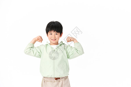 爱锻炼的小男孩展示肌肉高清图片