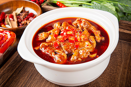 黑猪里脊肉砂锅里的水煮肉片背景