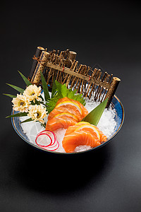 日本刺身冰鲜三文鱼刺身背景