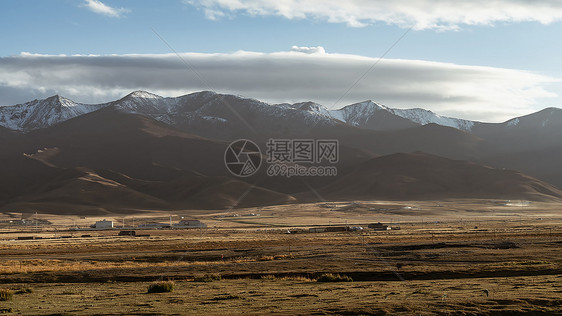 青海湖边的风景图片