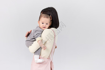 母亲节H5趴在女性怀里的婴儿宝宝背景