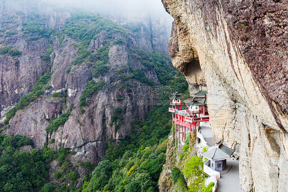 悬空古刹灵通寺图片