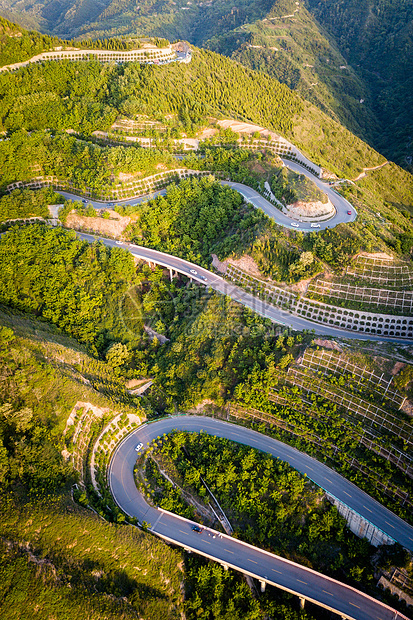 临潼骊山盘山路航拍图片