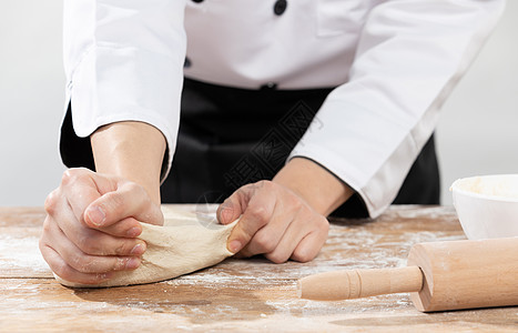拉面师傅揉面团图片素材