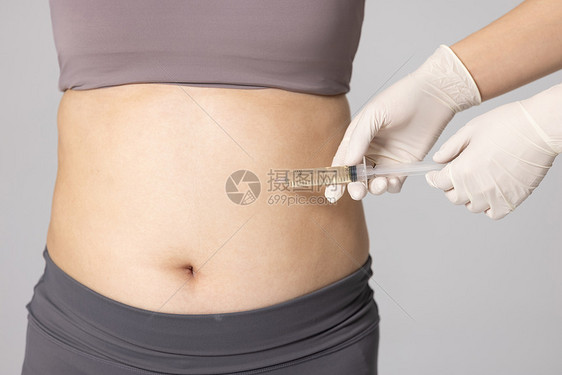 女性脂肪瘦肚子手术特写图片