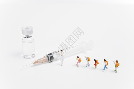 医疗疫苗药品针筒与微距小人图片