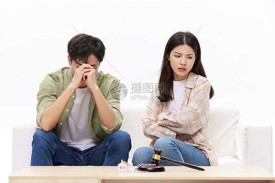 年轻夫妻情感破裂图片