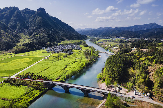 休宁齐云山下皖南徽派古村落图片