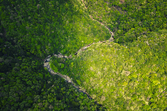 浙江南部丽水山区森林山谷航拍图片