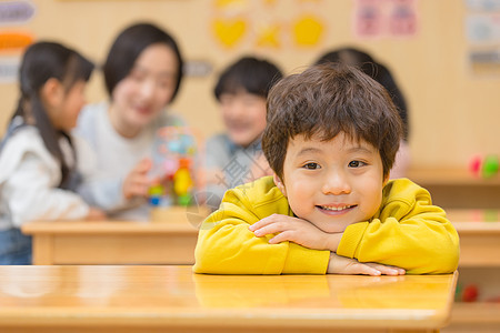 幼儿园小男孩形象展示图片