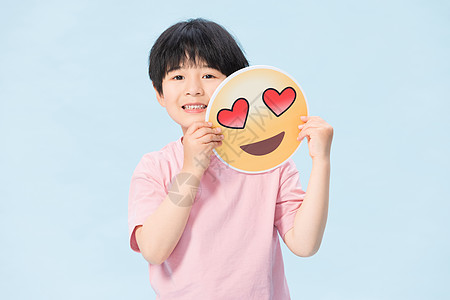 爱心的孩子纯真小男孩爱心表情包背景