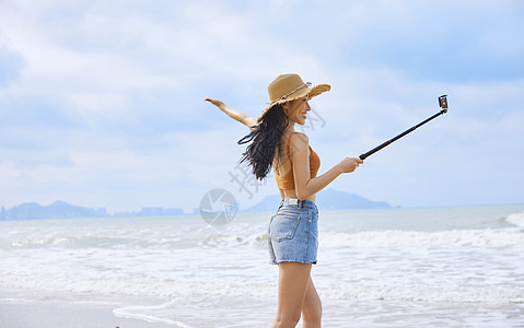 海边人时尚女性海边直播背景