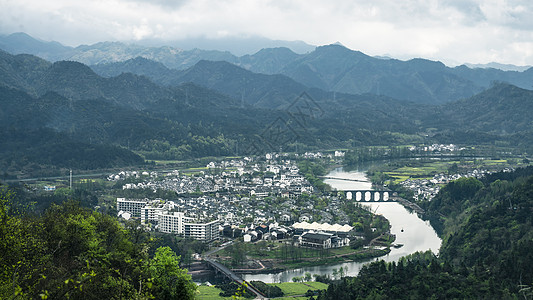 安徽休宁县齐云山下徽州古镇图片