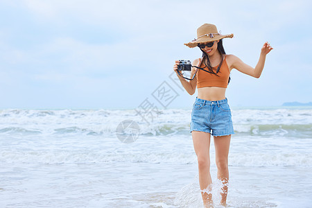 长栏夏日文艺美女海边旅行拍照背景