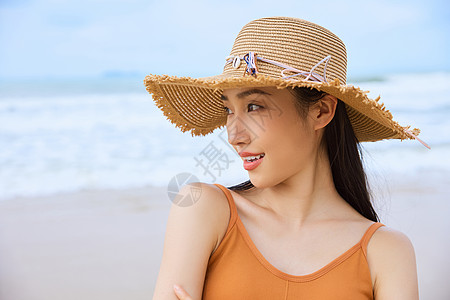 夏季海滩夏日海边旅行的清新美女背景