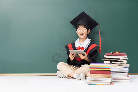 学士服小男孩在线课堂教育图片素材