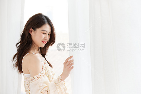 夏日晨光阳光美女写真图片