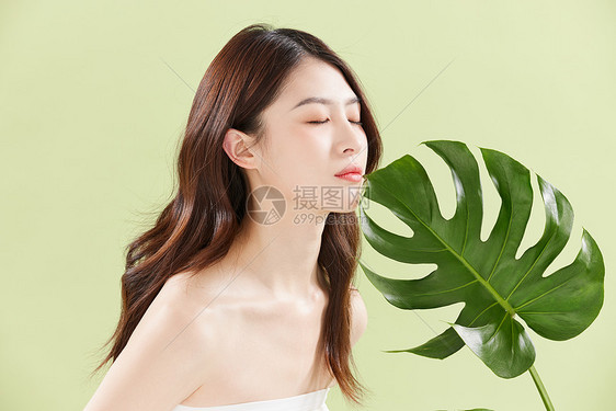 夏日植物美妆护肤女性图片