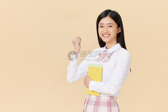 穿校服的女高中生形象图片