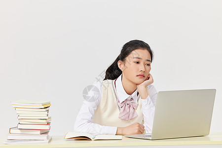 线上学习发愁的学生图片素材