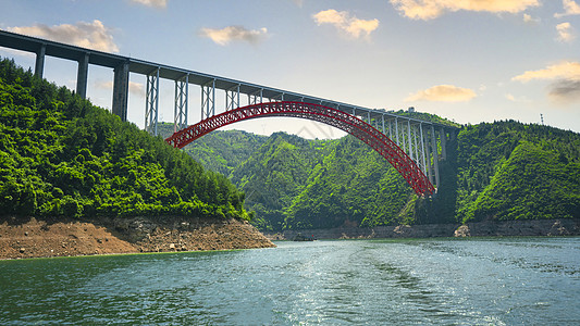 重庆巫山小三峡建设中的桥梁高清图片