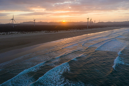 夕阳下的海滩高清图片