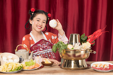 国风简画红色古装小女孩吃火锅手拿包子背景