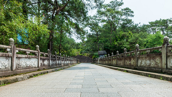 武夷山永乐寺外的石板路图片