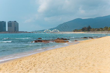 海南日月湾海边沙滩海水海浪图片