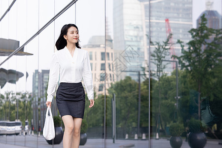 城市职场女性白领上班图片