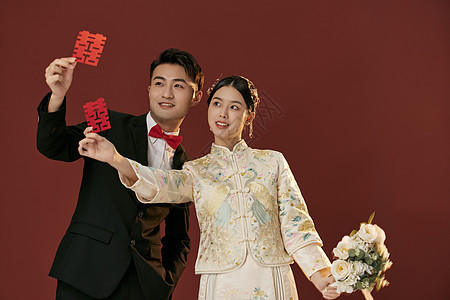 中式婚纱照年轻情侣背景图片