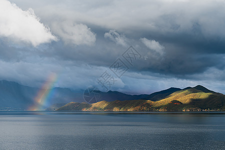 云南泸沽湖彩虹背景图片